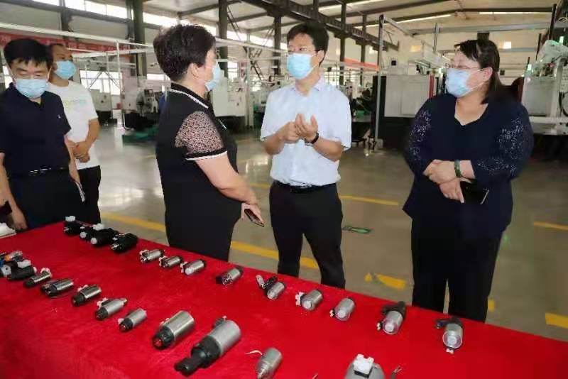 今天去大鸡巴操大逼的视频安阳市市长高永一行莅临我公司参观调研